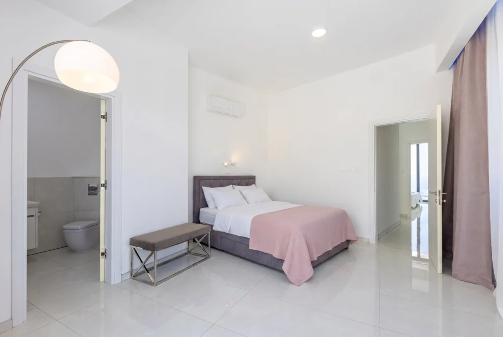 6+ Bedroom House for Sale in Agios Tychonas, Limassol District