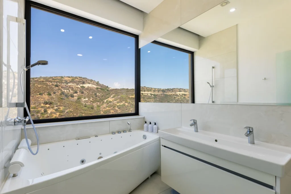 6+ Bedroom House for Sale in Agios Tychonas, Limassol District