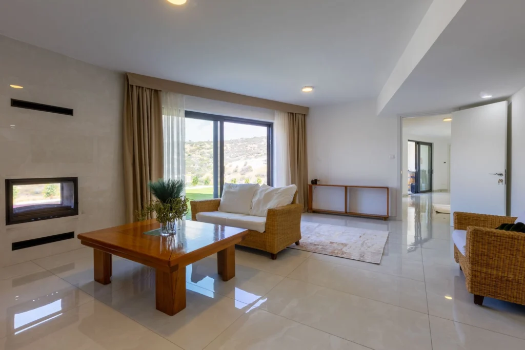 6+ Bedroom House for Sale in Agios Tychonas, Limassol District