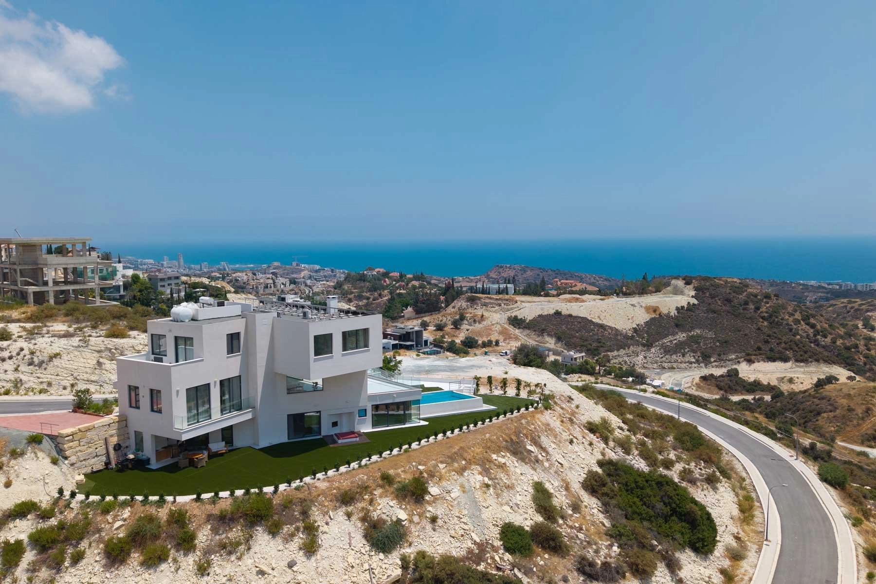 6+ Bedroom House for Sale in Agios Tychonas, Limassol District