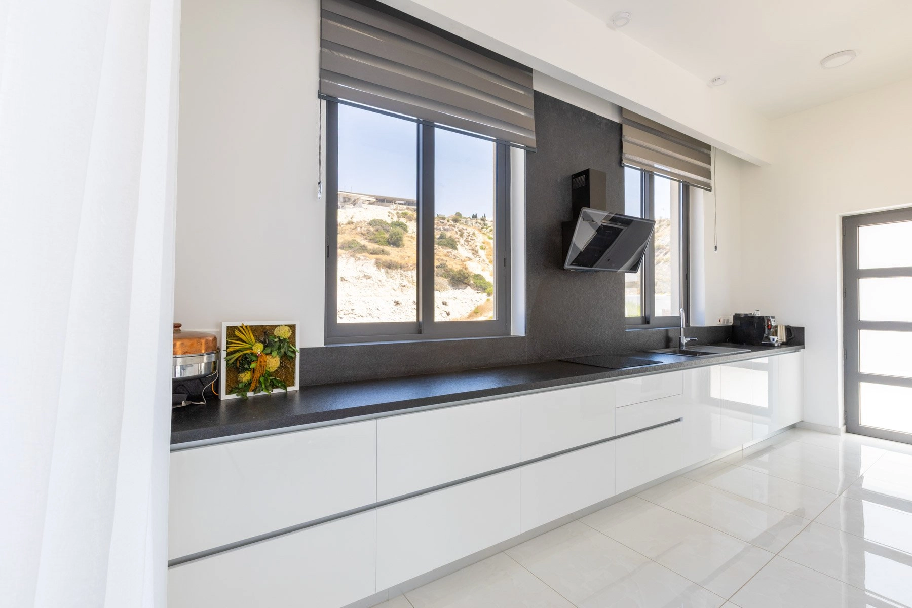 6+ Bedroom House for Sale in Agios Tychonas, Limassol District