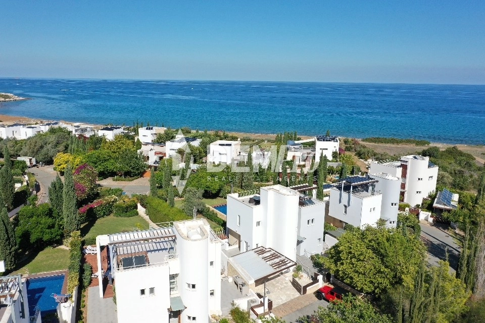 4 Bedroom House for Sale in Latchi (Lakki / Latsi), Paphos District