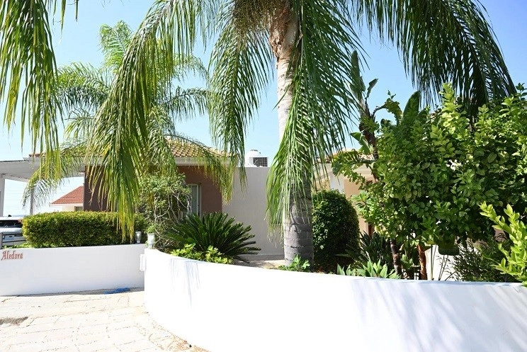 3 Bedroom House for Sale in Mesa Chorio, Paphos District