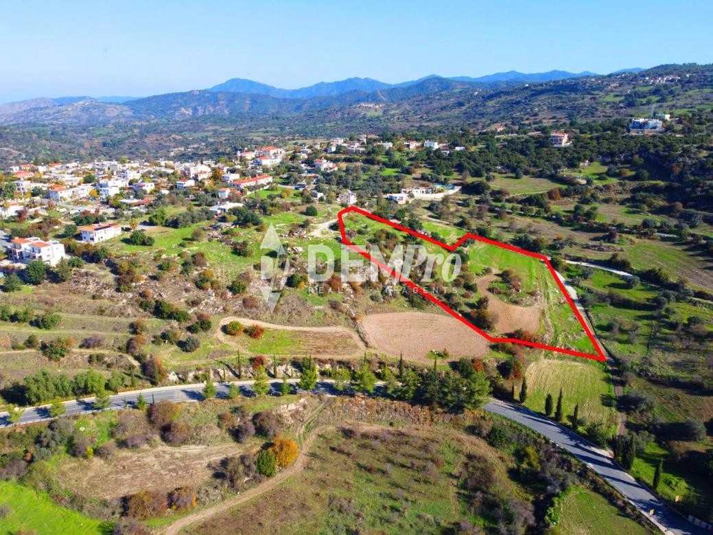 11,706m² Plot for Sale in Peristerona Pafou, Paphos District