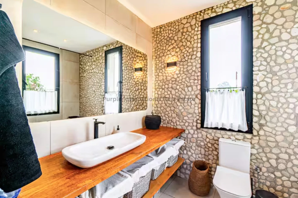 5 Bedroom House for Sale in Tsada, Paphos District