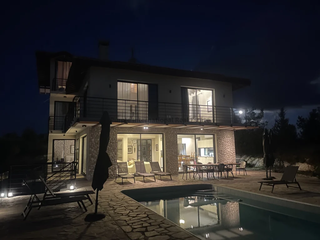 5 Bedroom House for Sale in Tsada, Paphos District