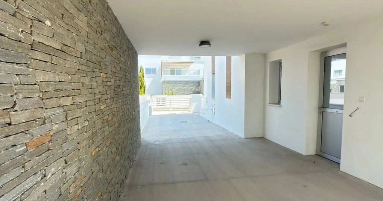 6+ Bedroom House for Sale in Geroskipou, Paphos District