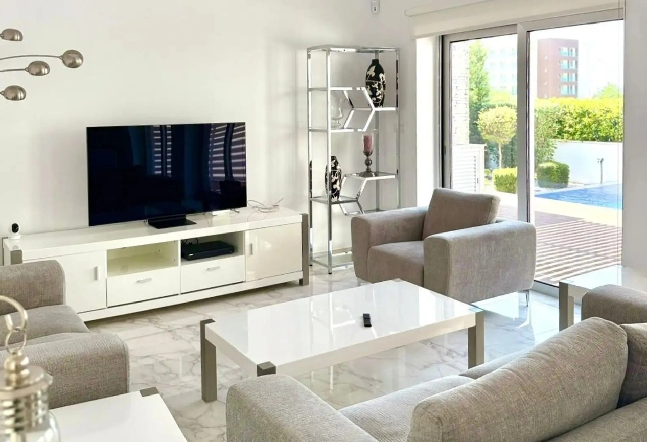 6+ Bedroom House for Sale in Geroskipou, Paphos District