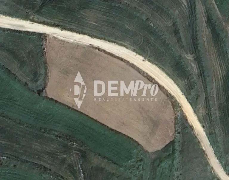 4,450m² Plot for Sale in Paphos District