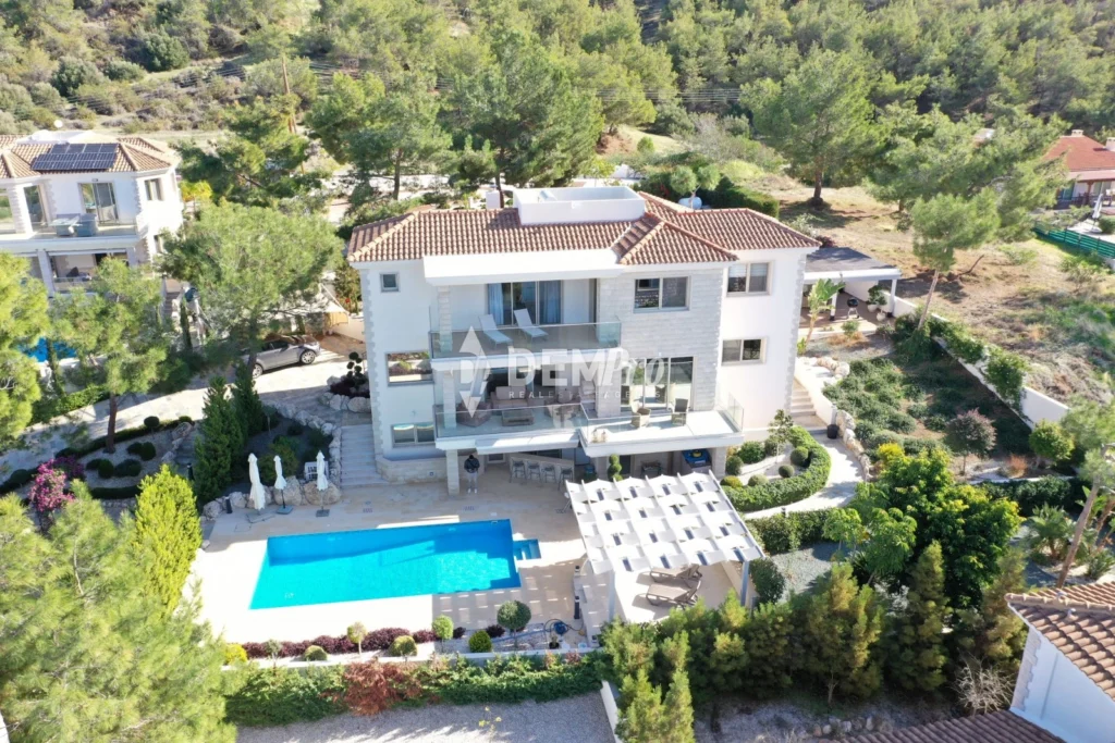 3 Bedroom House for Sale in Argaka, Paphos District