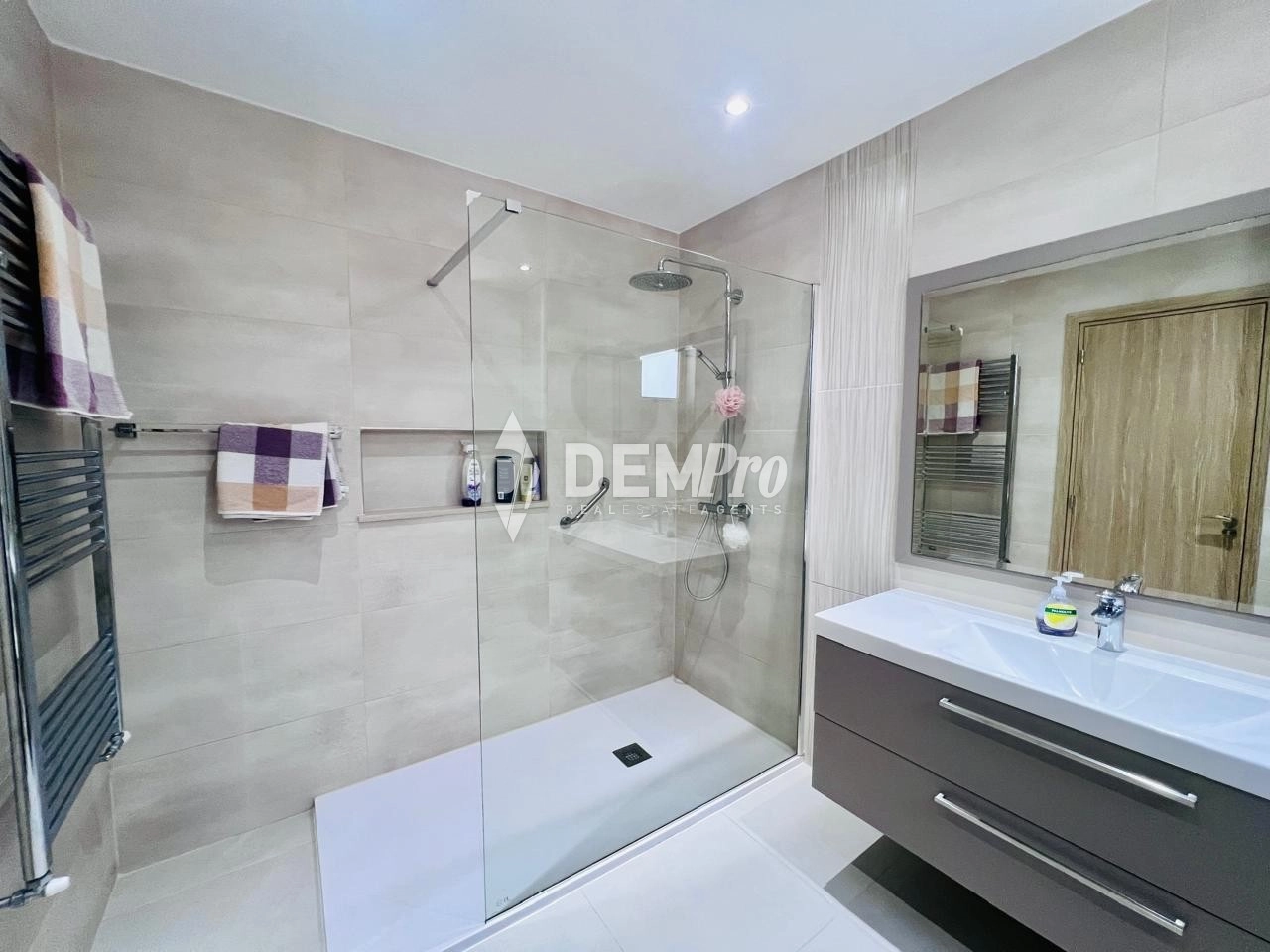 3 Bedroom House for Sale in Argaka, Paphos District