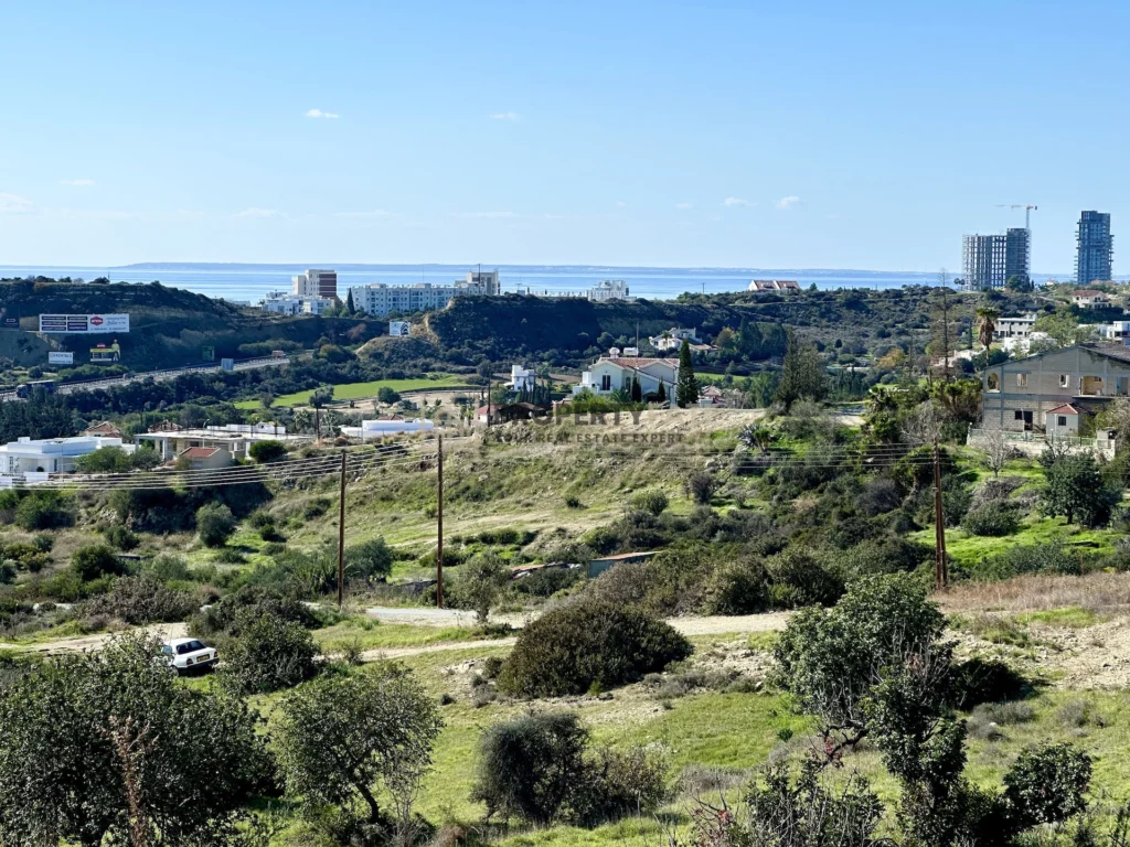 6,172m² Plot for Sale in Agios Tychonas, Limassol District