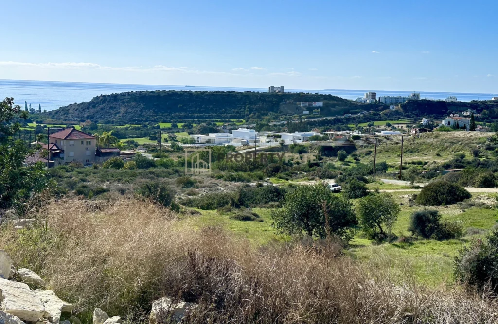 6,172m² Plot for Sale in Agios Tychonas, Limassol District