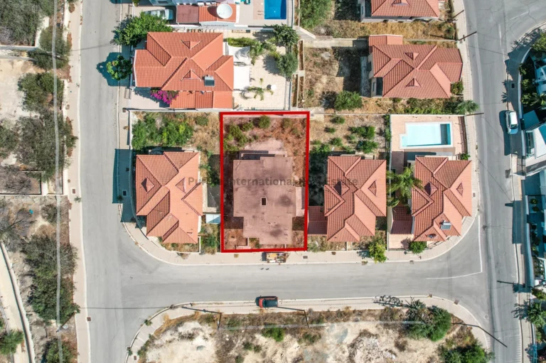 Cheap Houses and Villas for Sale Larnaca up to 300000 euro