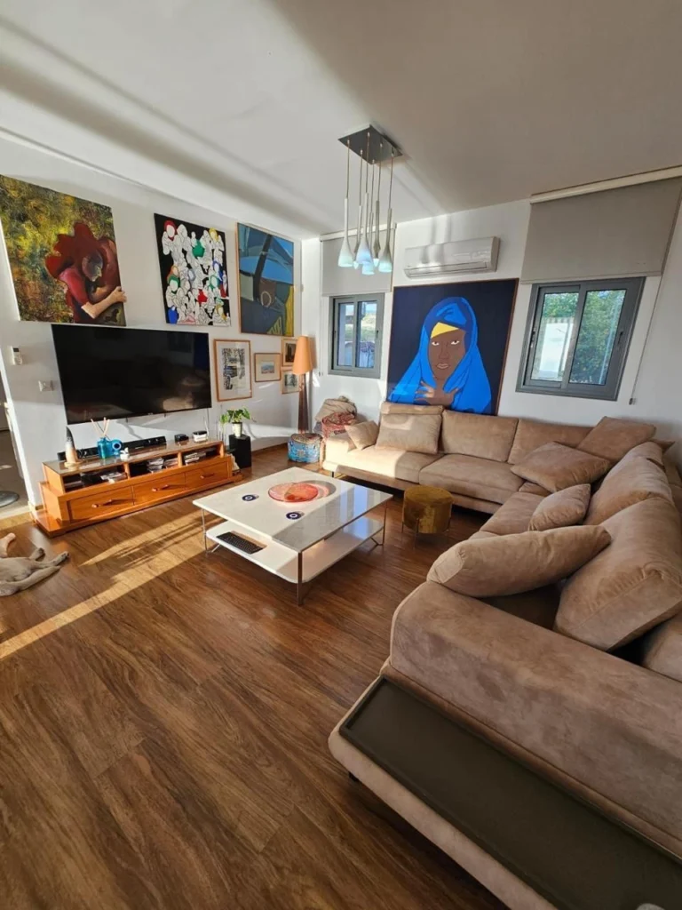 6+ Bedroom House for Sale in Konia, Paphos District