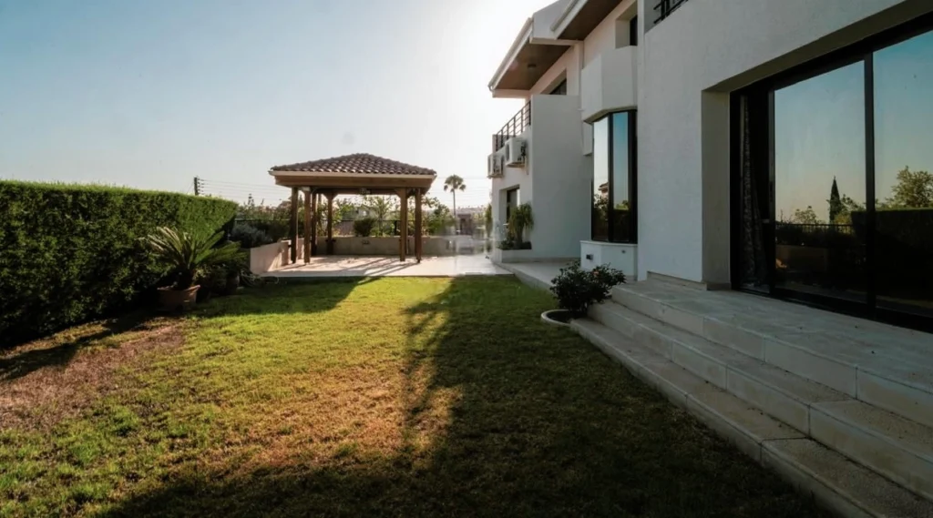 5 Bedroom House for Sale in Limassol – Ekali