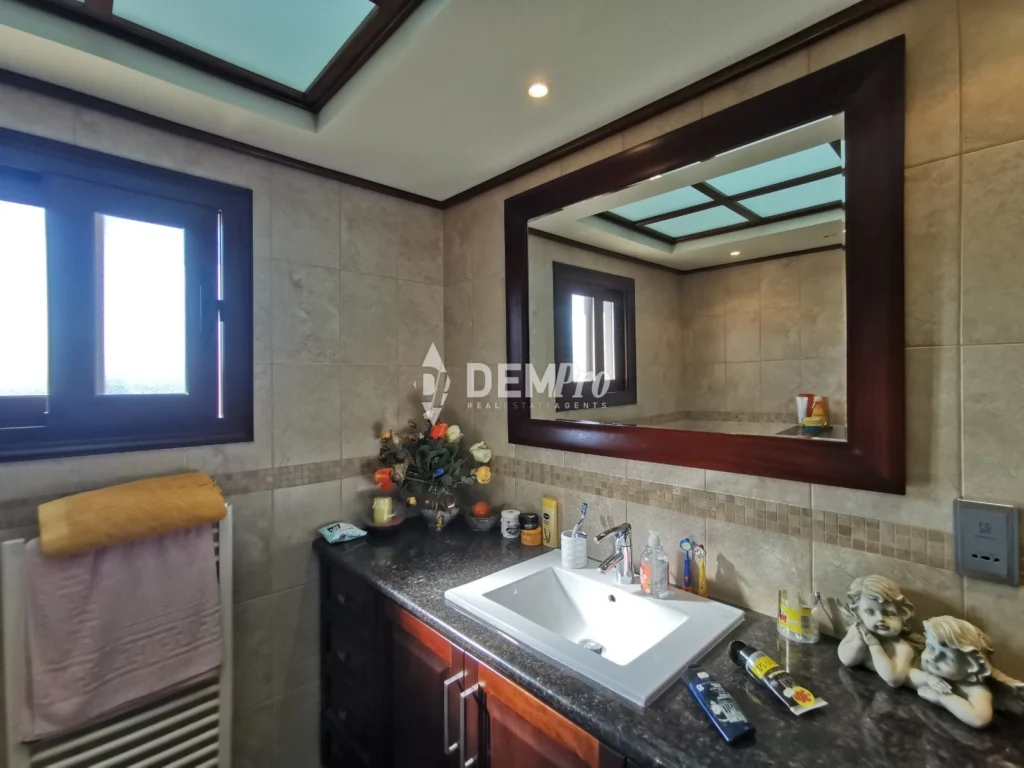 4 Bedroom House for Sale in Paphos – Emba