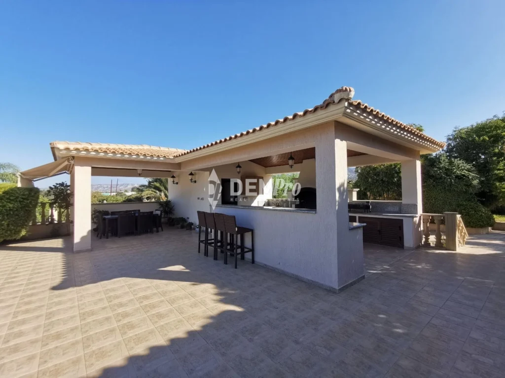4 Bedroom House for Sale in Paphos – Emba