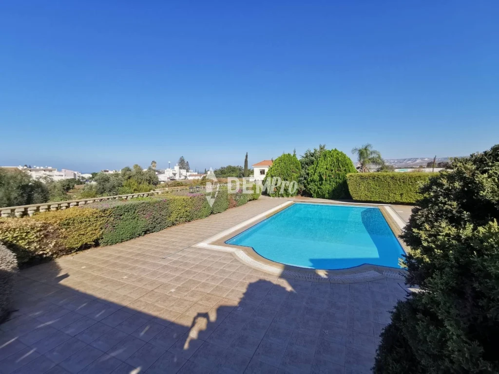 4 Bedroom House for Sale in Paphos – Emba