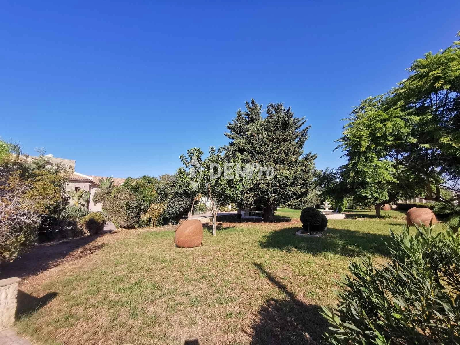 4 Bedroom House for Sale in Paphos – Emba