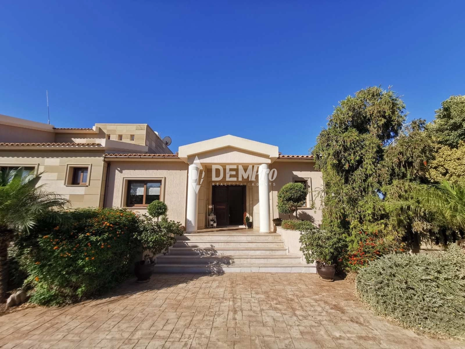 4 Bedroom House for Sale in Paphos – Emba