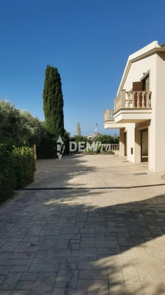4 Bedroom House for Sale in Paphos – Emba