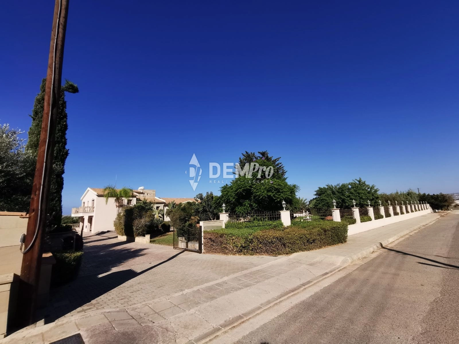 4 Bedroom House for Sale in Paphos – Emba