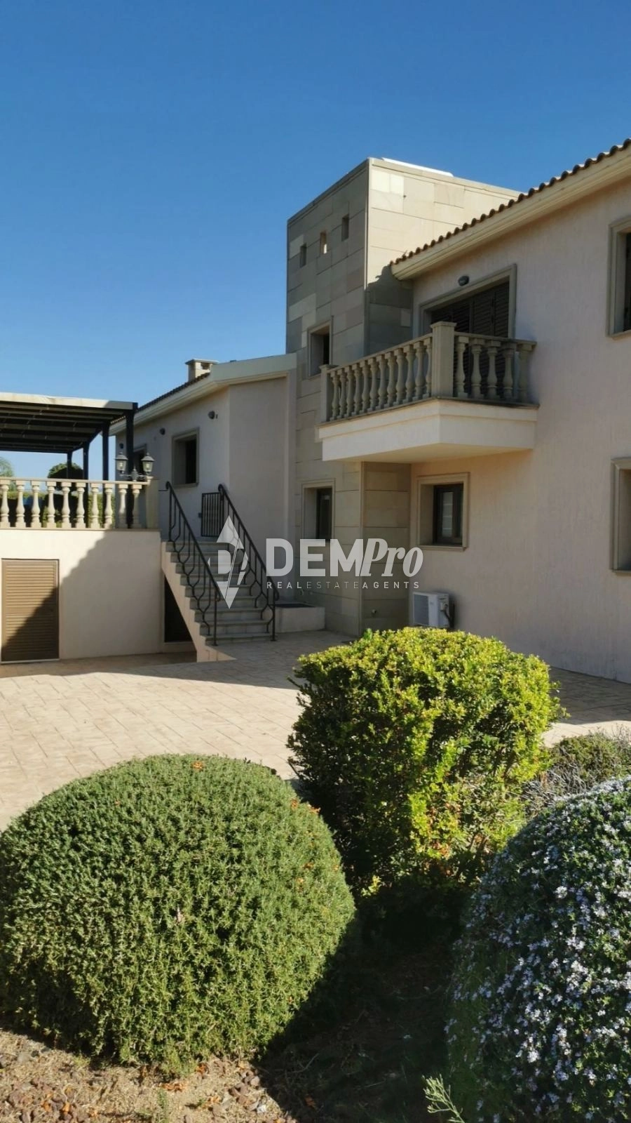 4 Bedroom House for Sale in Paphos – Emba