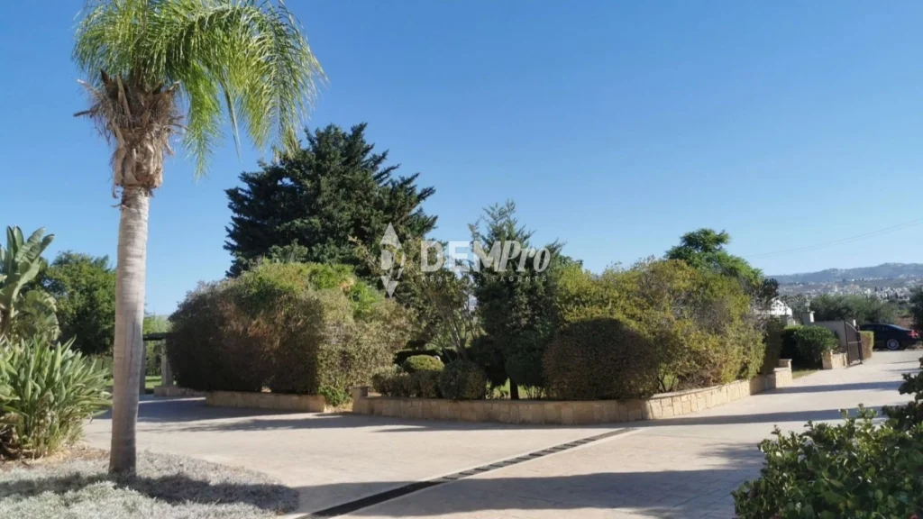 4 Bedroom House for Sale in Paphos – Emba