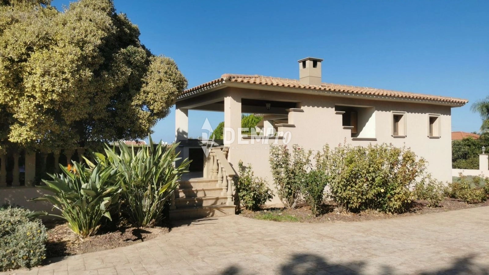 4 Bedroom House for Sale in Paphos – Emba
