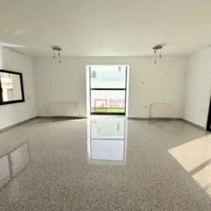 5 Bedroom House for Sale