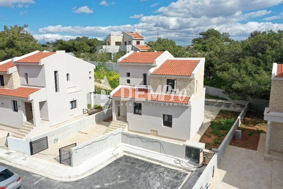 2 Bedroom House for Sale in Kouklia, Paphos District
