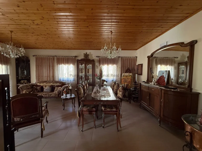 Cheap Houses and Villas for Sale Larnaca up to 600000 euro