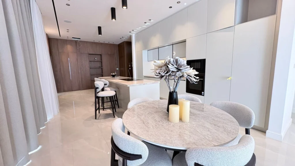 6+ Bedroom House for Sale in Agios Tychonas, Limassol District