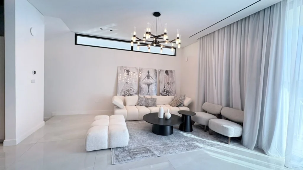 6+ Bedroom House for Sale in Agios Tychonas, Limassol District