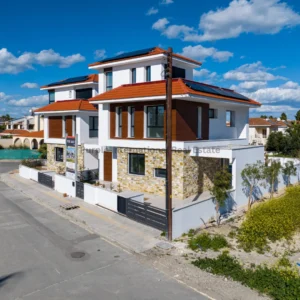 5 Bedroom House for Sale in Oroklini, Larnaca District