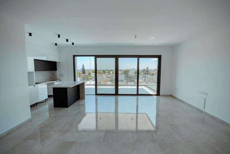 1025m² Building for Sale in Limassol – Zakaki