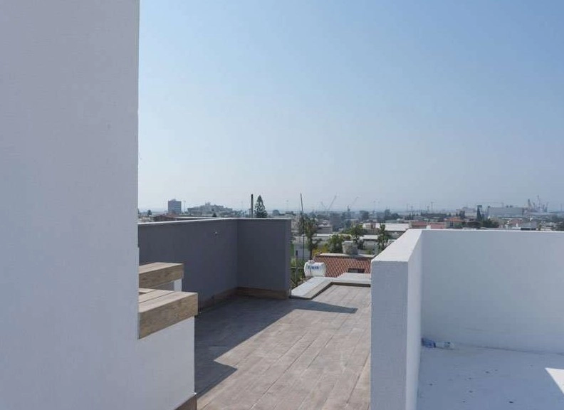 1025m² Building for Sale in Limassol – Zakaki