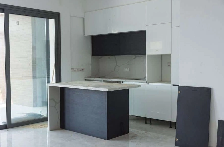 1025m² Building for Sale in Limassol – Zakaki