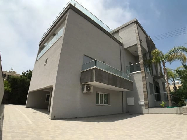 6+ Bedroom House for Sale in Limassol District