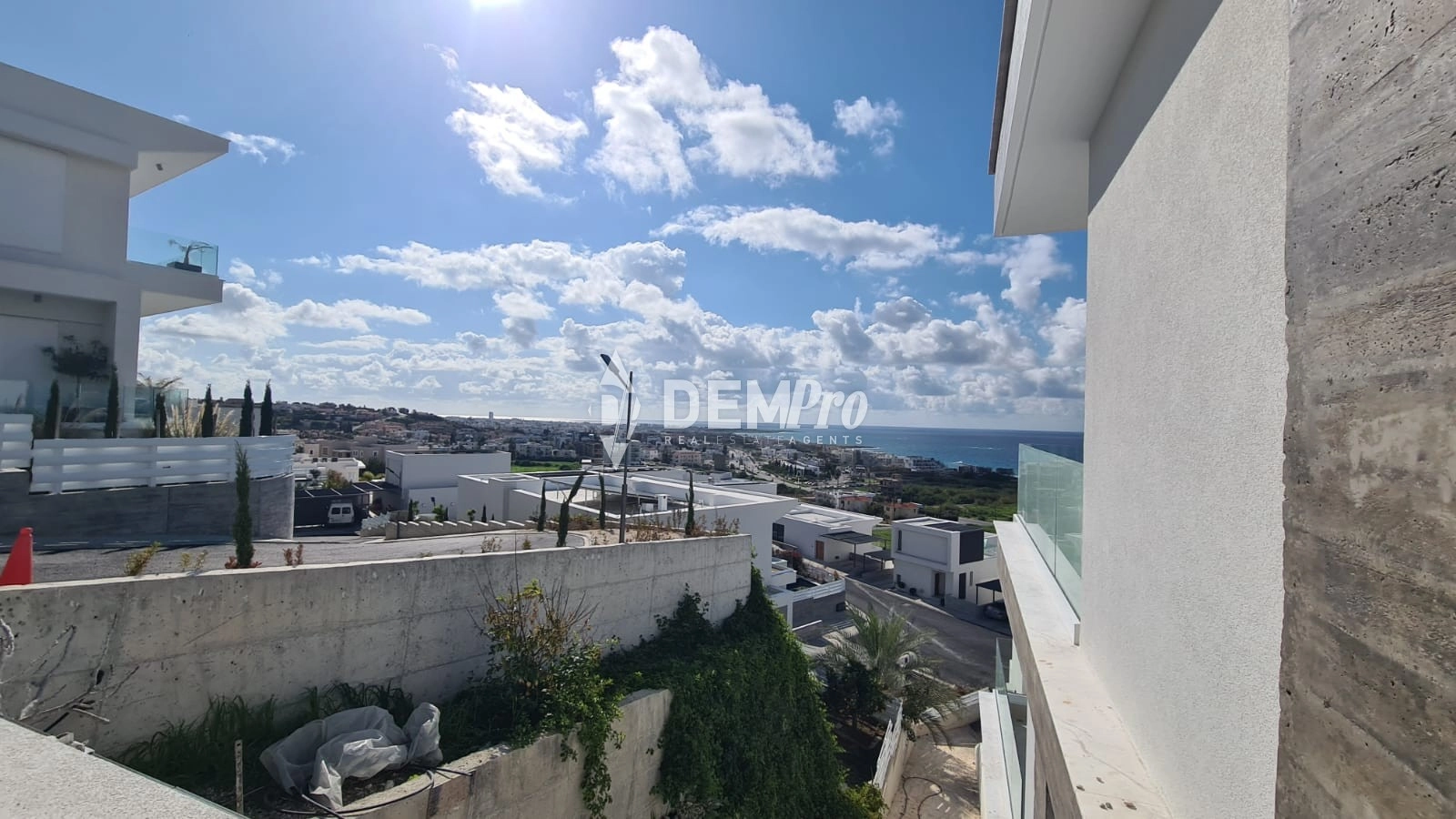 3 Bedroom House for Sale in Chlorakas, Paphos District
