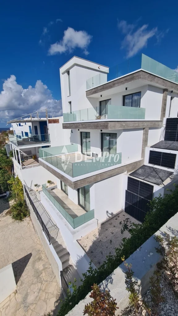 3 Bedroom House for Sale in Chlorakas, Paphos District