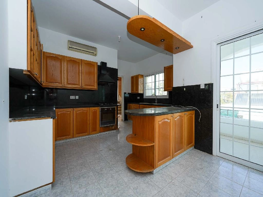 335m² Building for Sale in Geri, Nicosia District