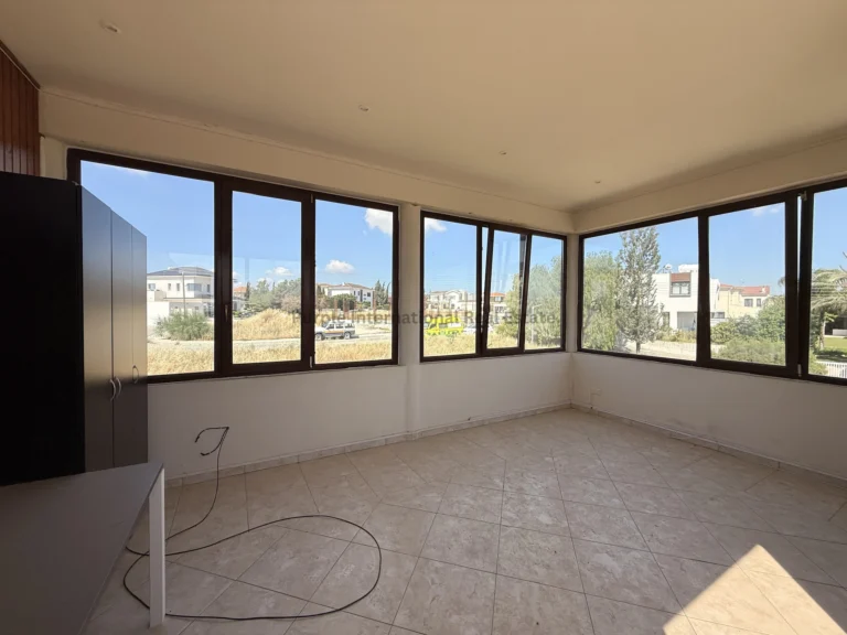 Cheap Houses and Villas for Sale Larnaca up to 600000 euro