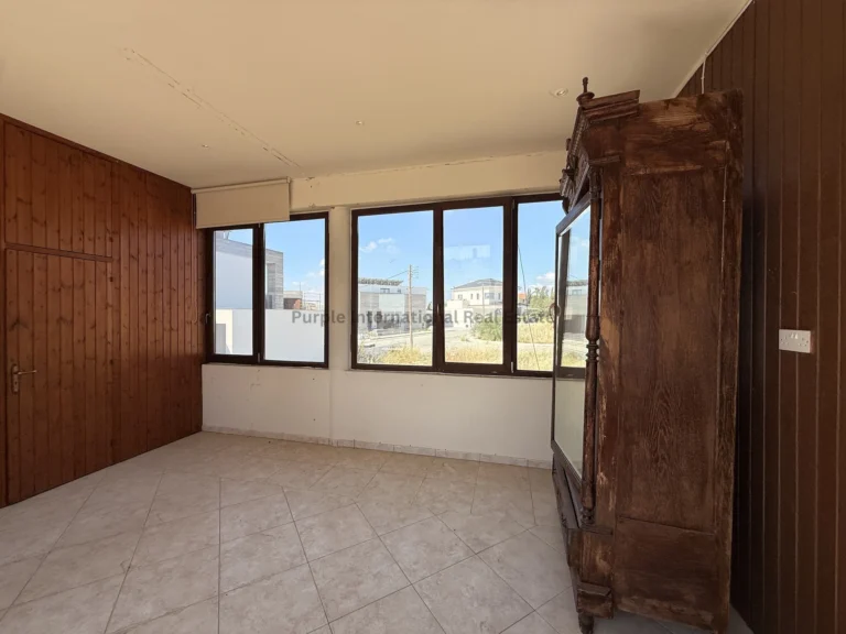 Cheap Houses and Villas for Sale Larnaca up to 600000 euro