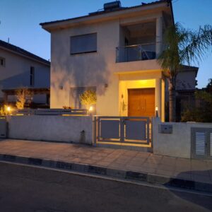 4 Bedroom House for Rent in Parekklisia, Limassol District