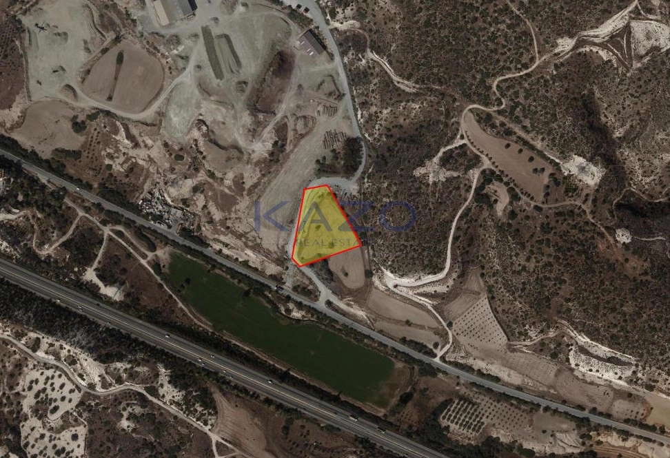 7,024m² Plot for Sale in Pentakomo, Limassol District