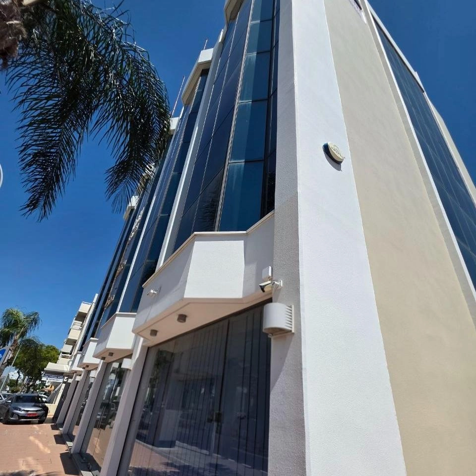 1410m² Office for Rent