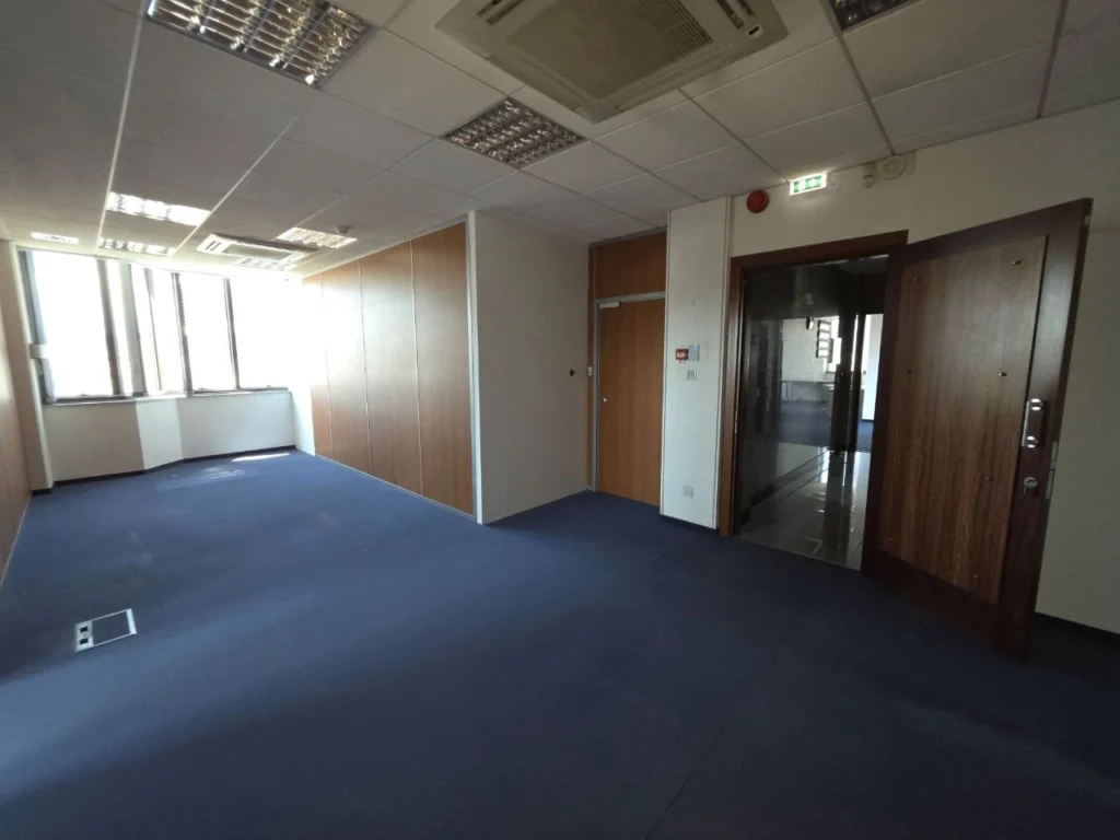 1410m² Office for Rent