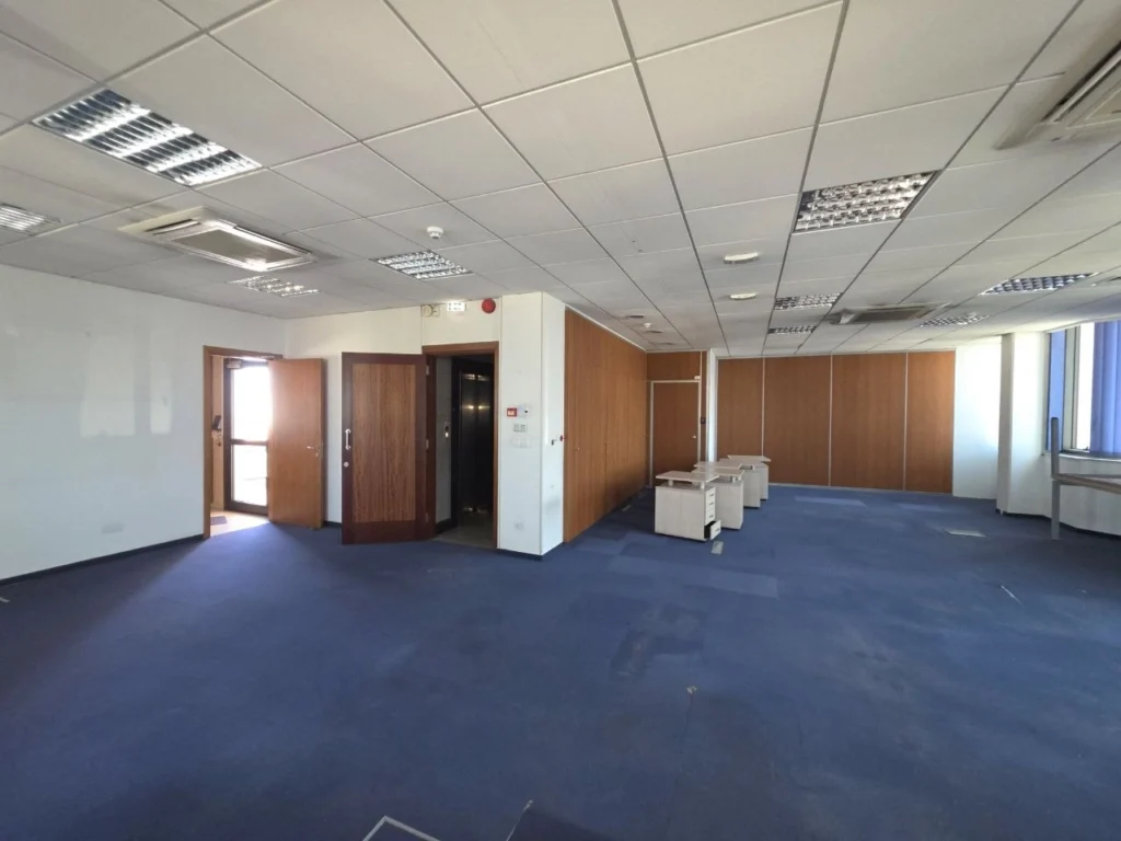 1410m² Office for Rent